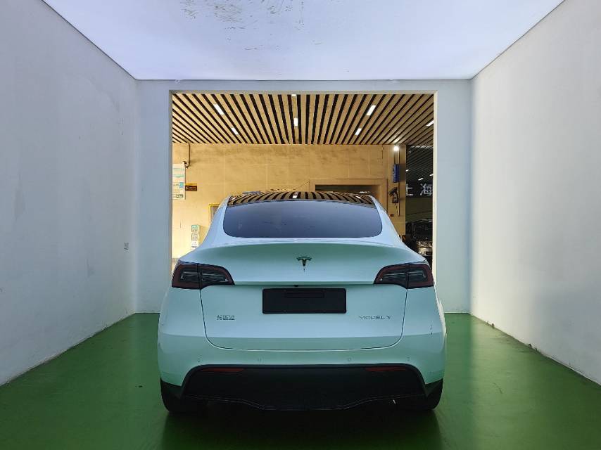 Tesla Model Y 2022 car image #4