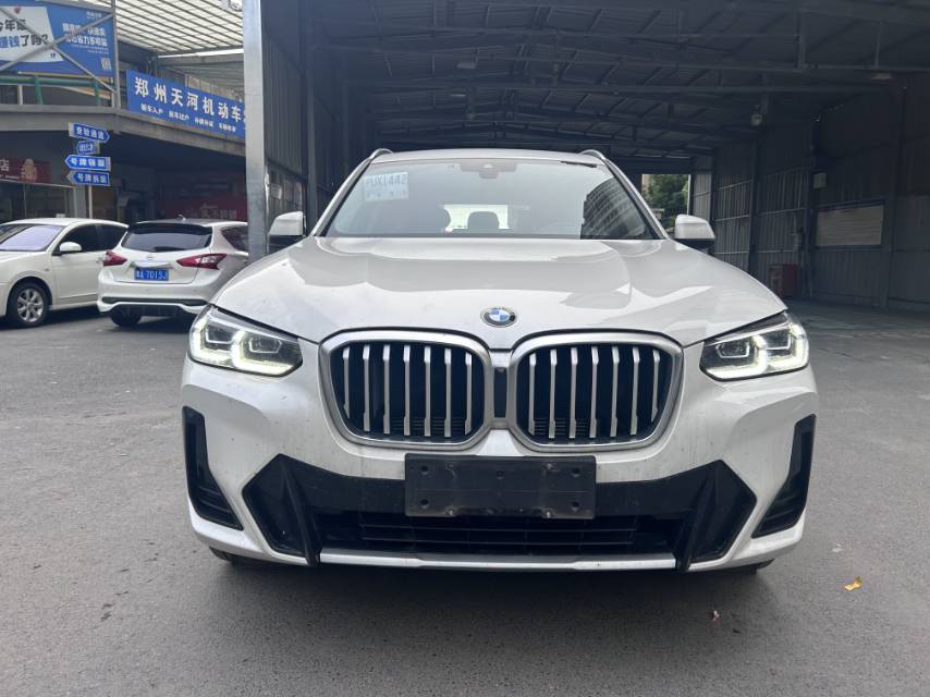 BMW X3 2024 car image #2