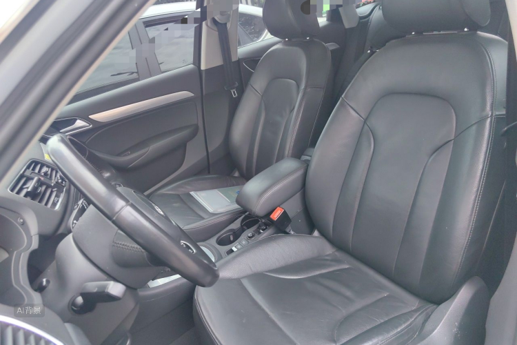 Audi Q3 2014 car image #17