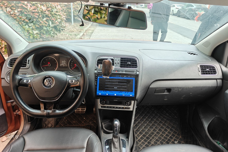 Volkswagen Polo 2016 صورة سيارة #11