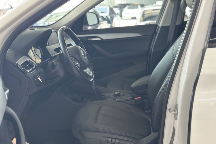 BMW X1 2019 #10 BMW X1 2019 immagine di auto #10