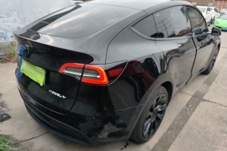 Tesla Model Y 2023 #7 Tesla Model Y 2023 car image #7