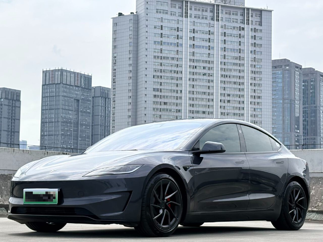 Tesla Model 3 2024 car image #2