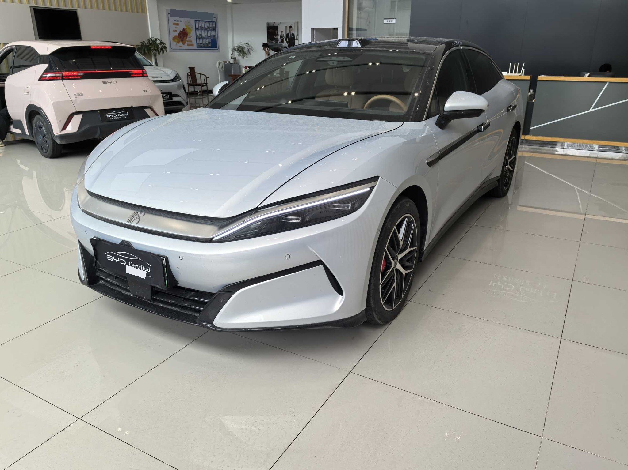 BYD HanL 2025 car image 