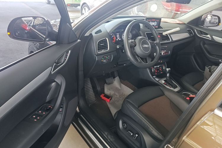Audi Q3 2019 #16 Audi Q3 2019 car image #16