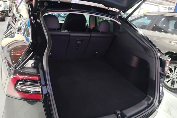 Tesla Model Y 2022 car image #19