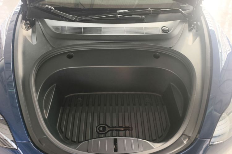 Tesla Model 3 2021 car image #20