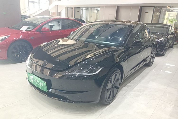 Tesla Model 3 2026 immagine di auto #2