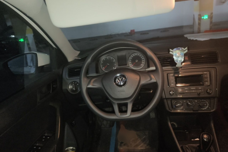 Volkswagen Santana 2017 car image #11