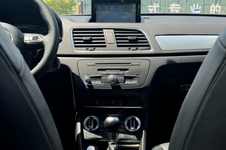 Audi Q3 2016 #15 Audi Q3 2016 car image #15