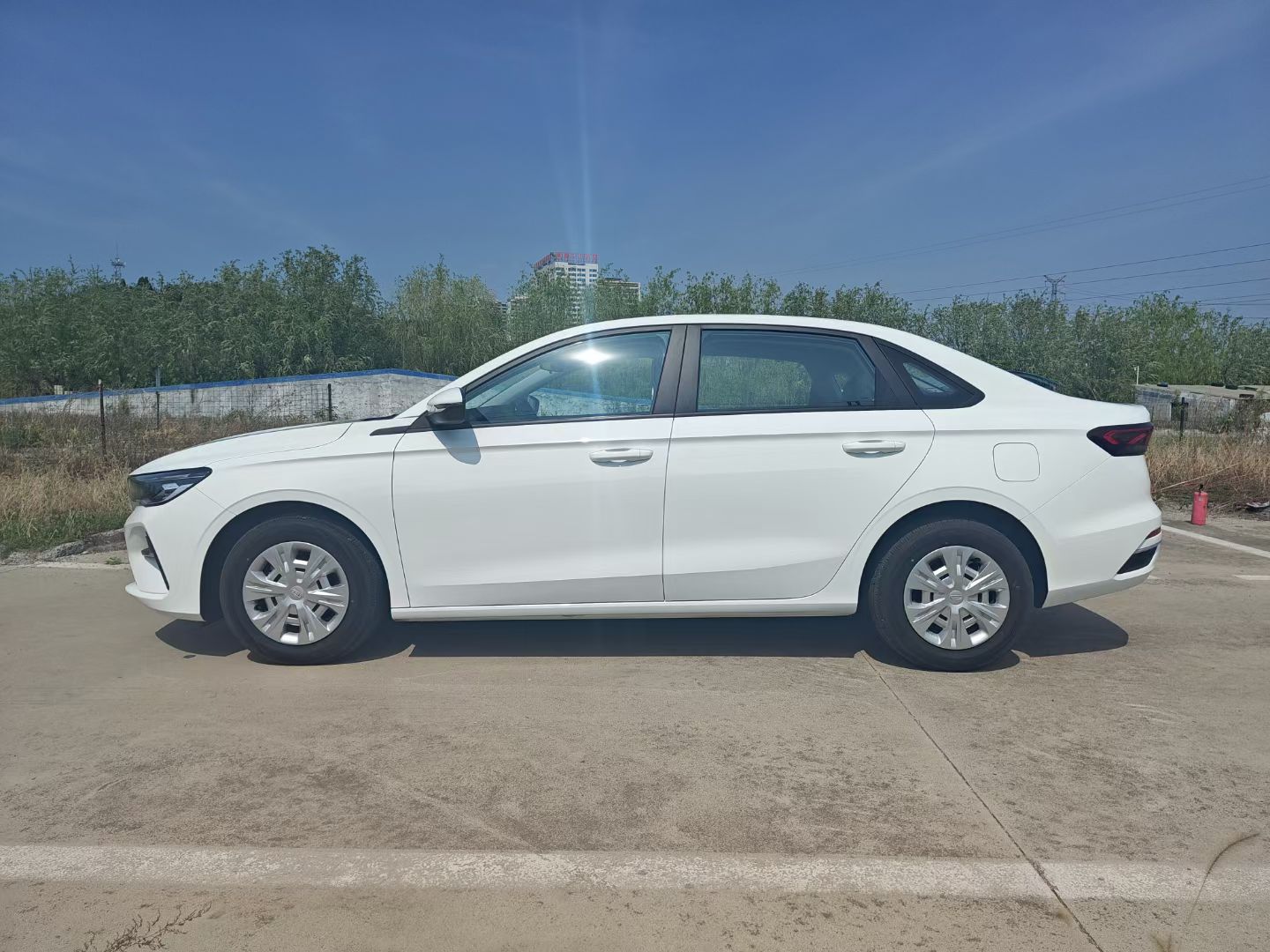 GEELY Emgrand 2025 car image #5