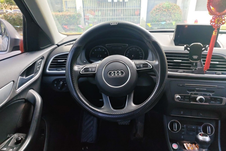 Audi Q3 2019 #12 Audi Q3 2019 car image #12