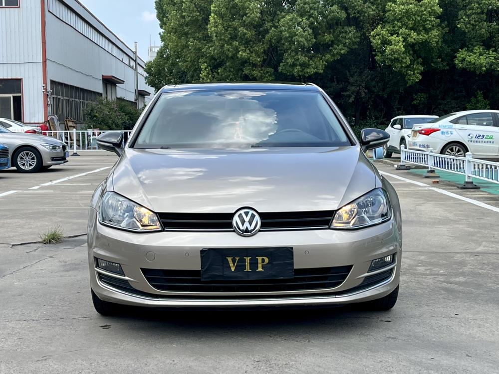 Volkswagen Golf 2017 car image #2