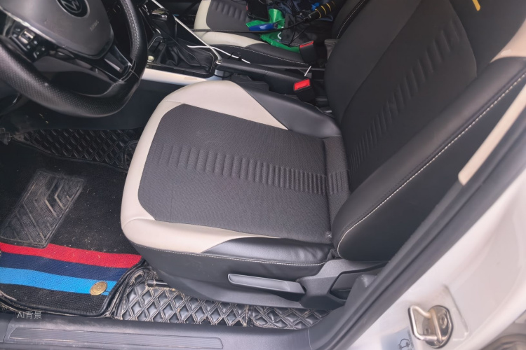 Volkswagen Polo 2022 car image #17