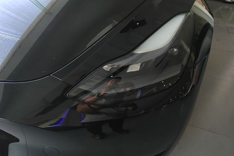 Tesla Model Y 2022 car image #23