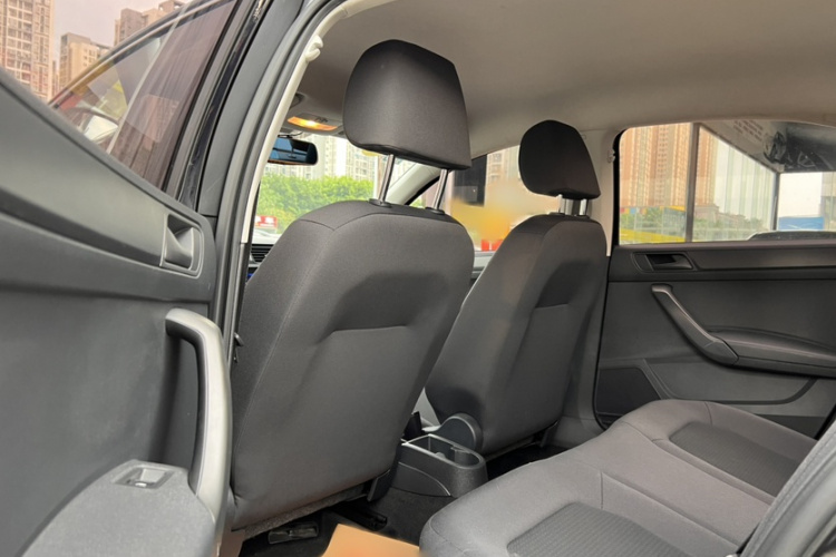 Volkswagen Santana 2017 car image #11