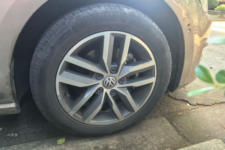 Volkswagen Golf 2017 car image #9