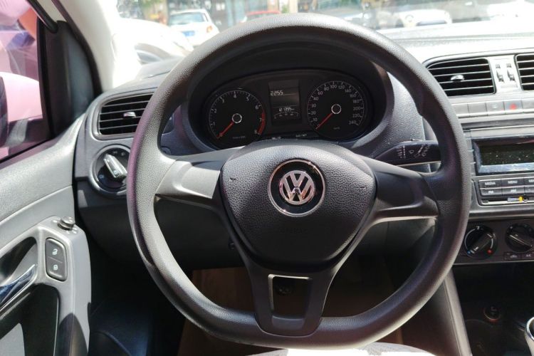 Volkswagen Polo 2015 #11 Volkswagen Polo 2015 car image #11