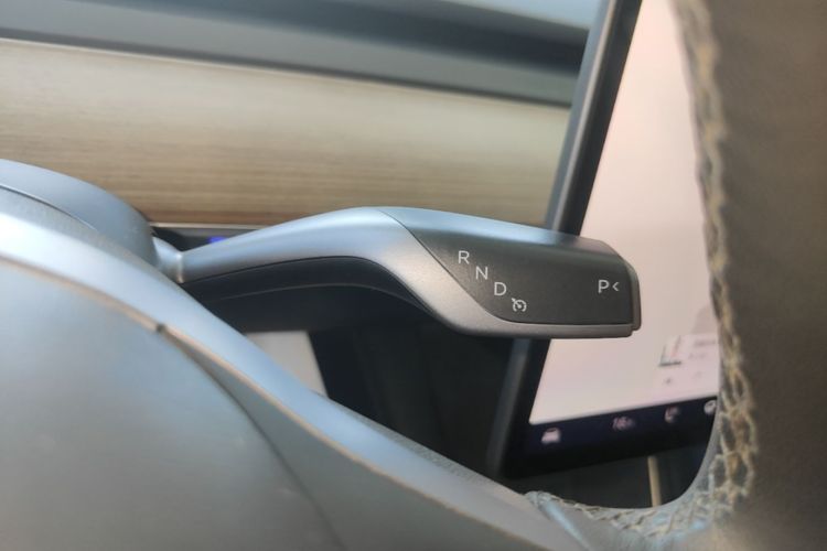 Tesla Model 3 2023 immagine di auto #14