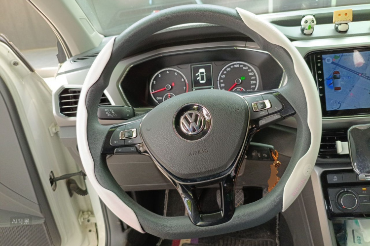 Volkswagen T-Cross 2020 car image #12
