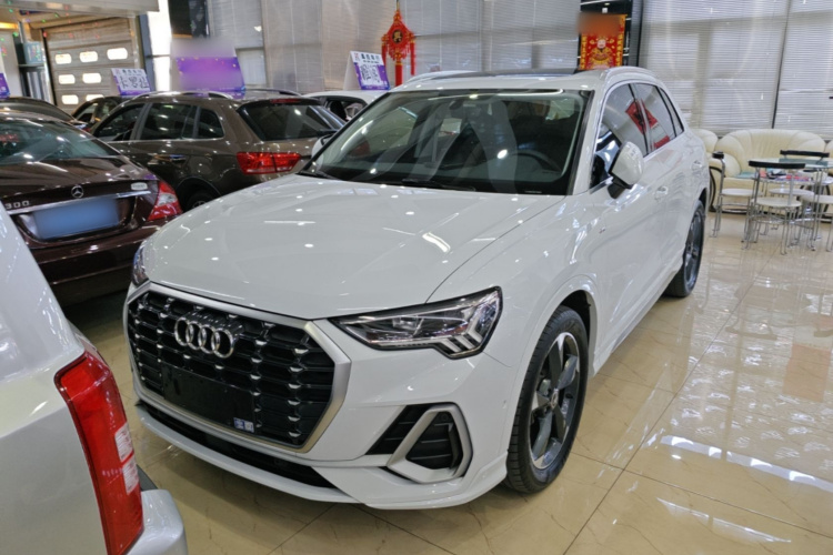Audi Q3 2023 #2 Audi Q3 2023 car image #2