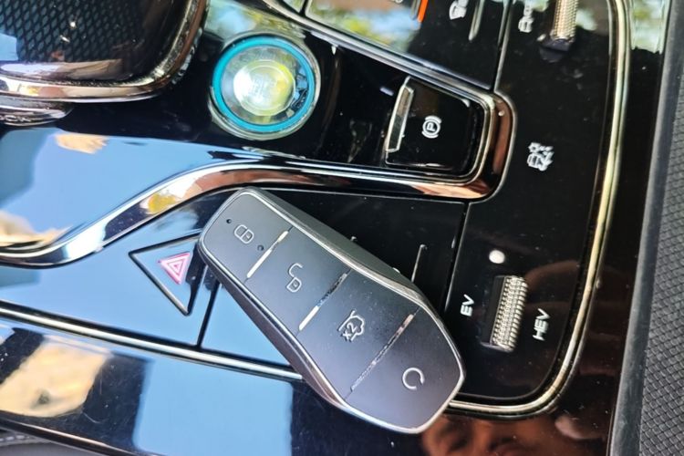 BYD Han 2023 car image #14