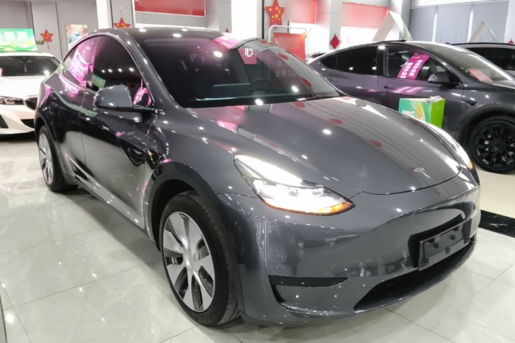 Tesla Model Y 2023 #4 Tesla Model Y 2023 car image #4