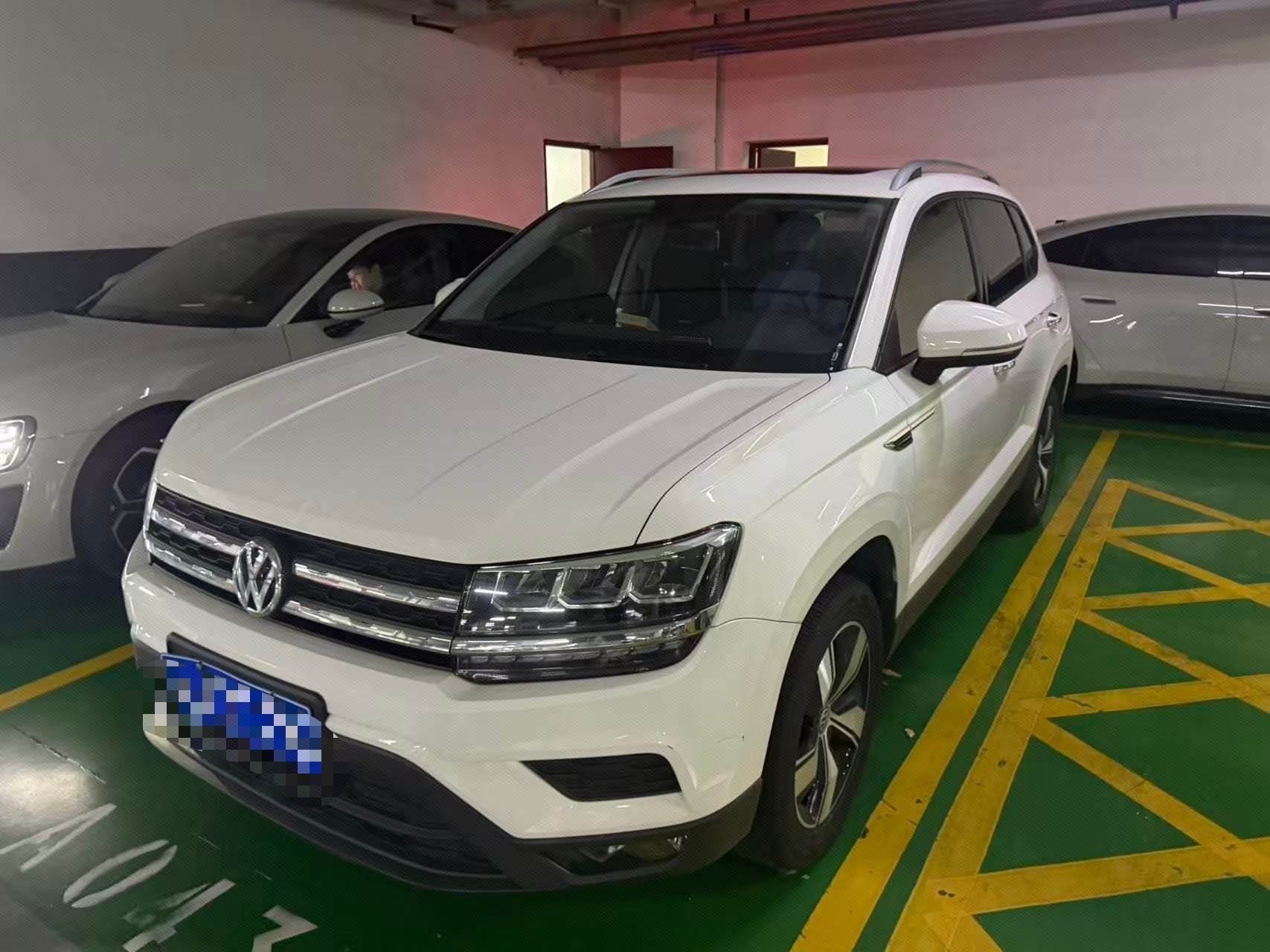 2020 immagine di auto 