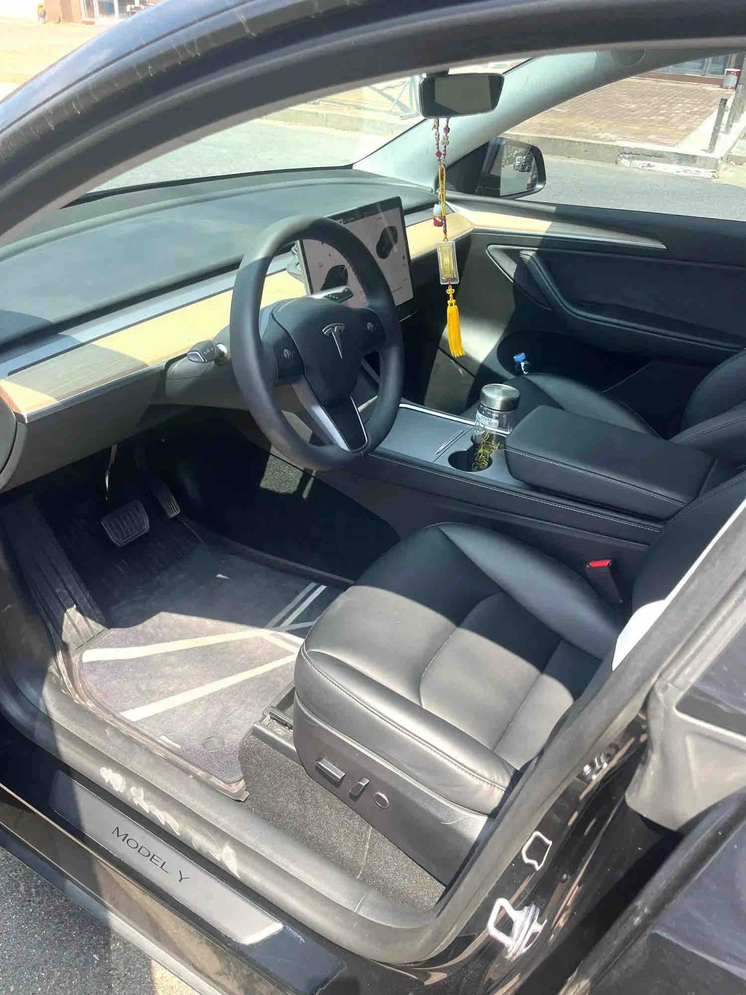 Tesla Model Y 2023 #2 Tesla Model Y 2023 صورة سيارة #2