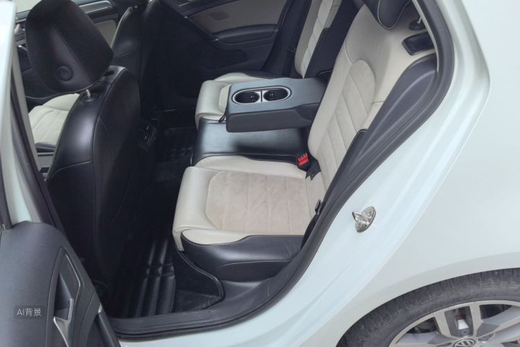 Volkswagen Golf 2017 car image #19