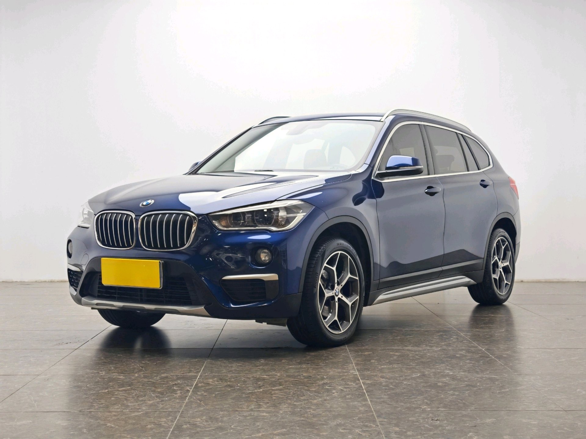 BMW X1 2020 BMW X1 2020 car image