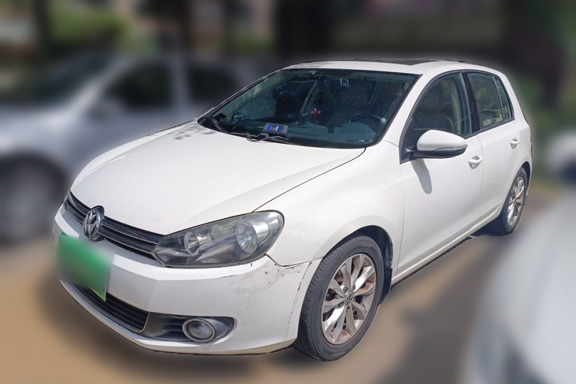 Volkswagen Golf 2012 car image 