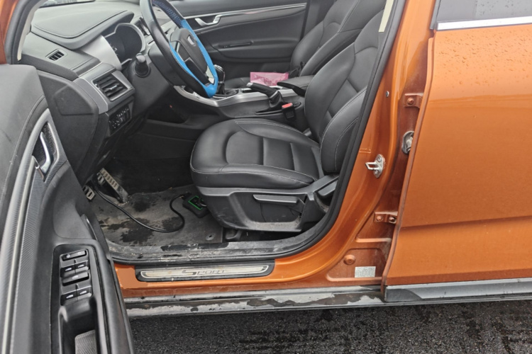 GEELY Emgrand GS 2018 car image #15
