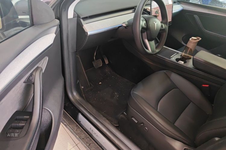 Tesla Model Y 2023 #18 Tesla Model Y 2023 car image #18