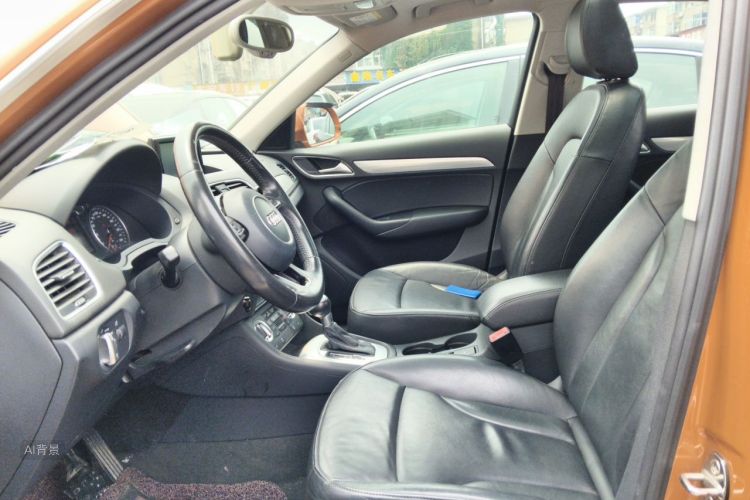 Audi Q3 2015 car image #17