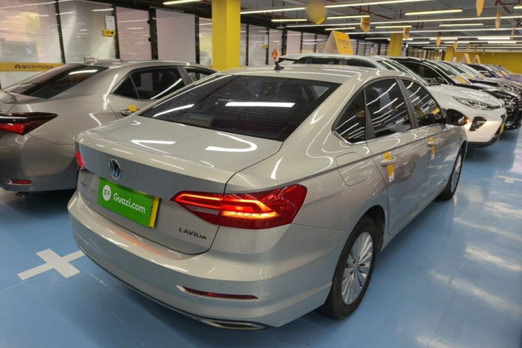 Volkswagen Lavida 2018 car image #5