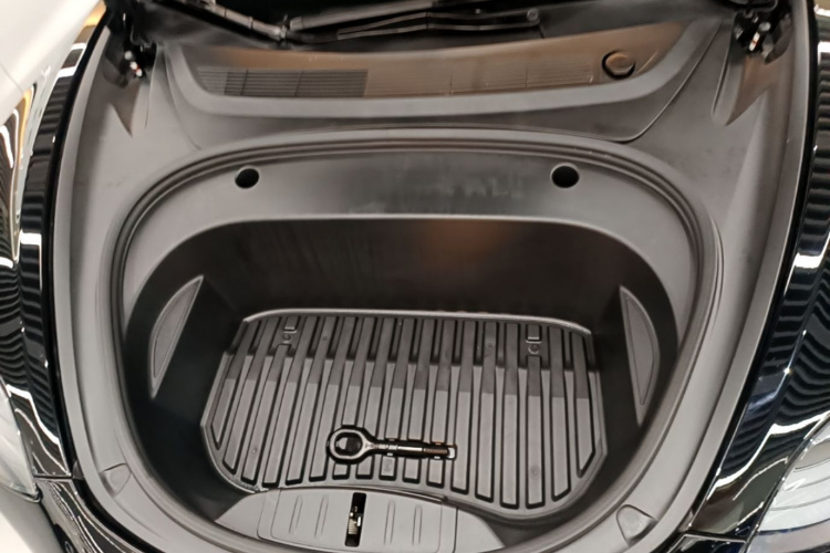 Tesla Model 3 2023 car image #22