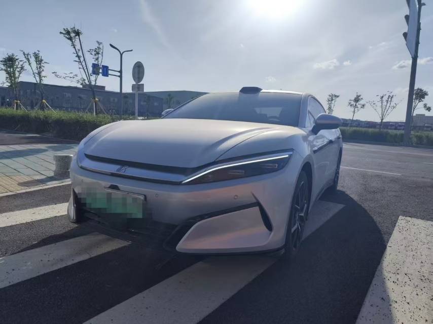 BYD HanL 2025 BYD HanL 2025 car image