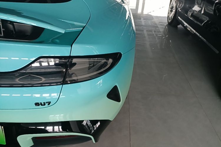 MI SU7 2024 car image #8