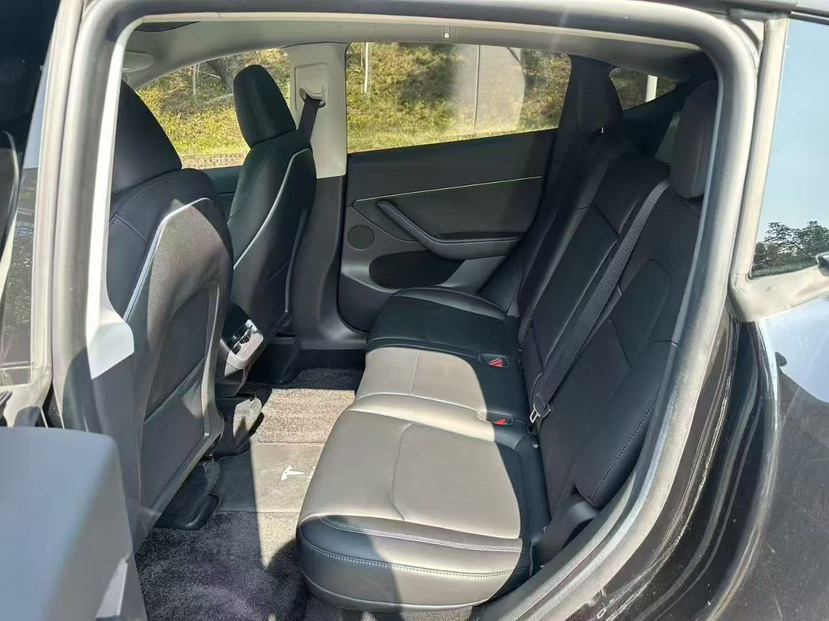 Tesla Model Y 2022 #8 Tesla Model Y 2022 car image #8