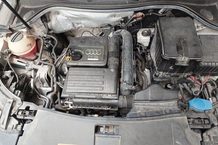 Audi Q3 2018 immagine di auto #22