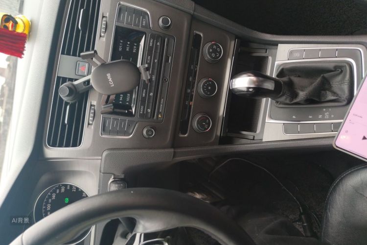 Volkswagen Golf 2014 car image #15
