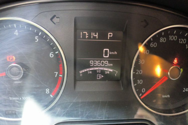 Volkswagen Polo 2015 car image #14