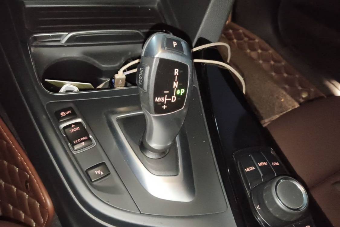 BMW 3 Series 2018 #27 BMW 3 Series 2018 immagine di auto #27