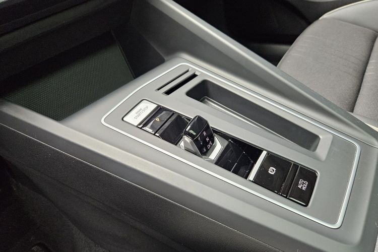 Volkswagen Golf 2022 car image #20