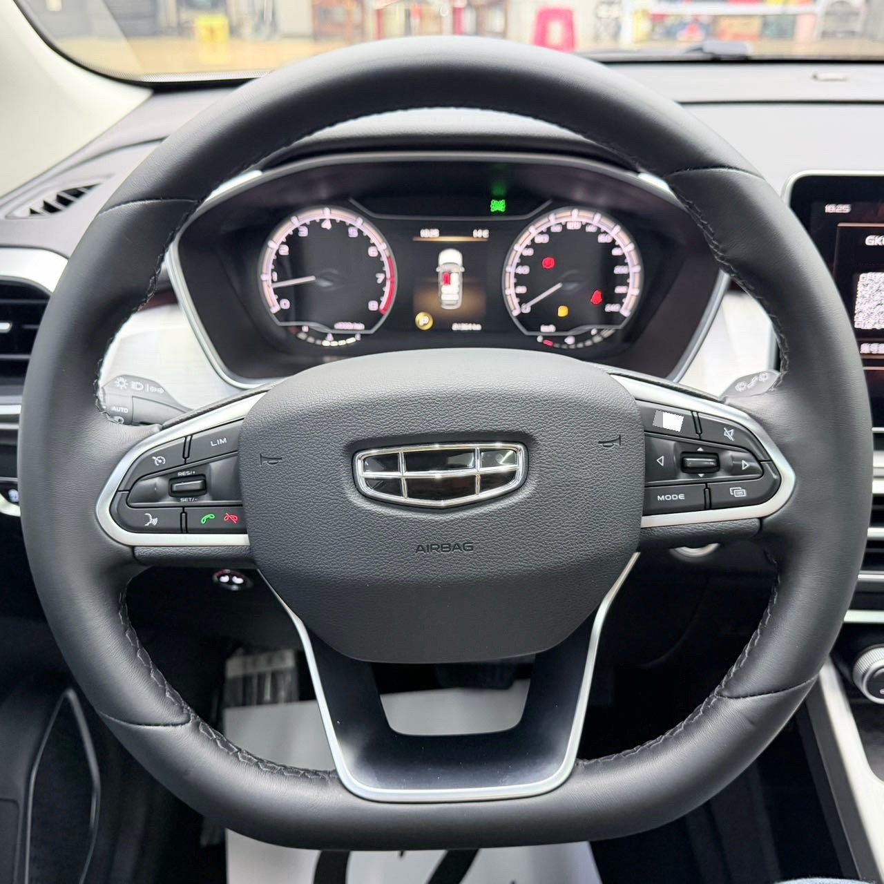 GEELY Coolray 2023 car image #13