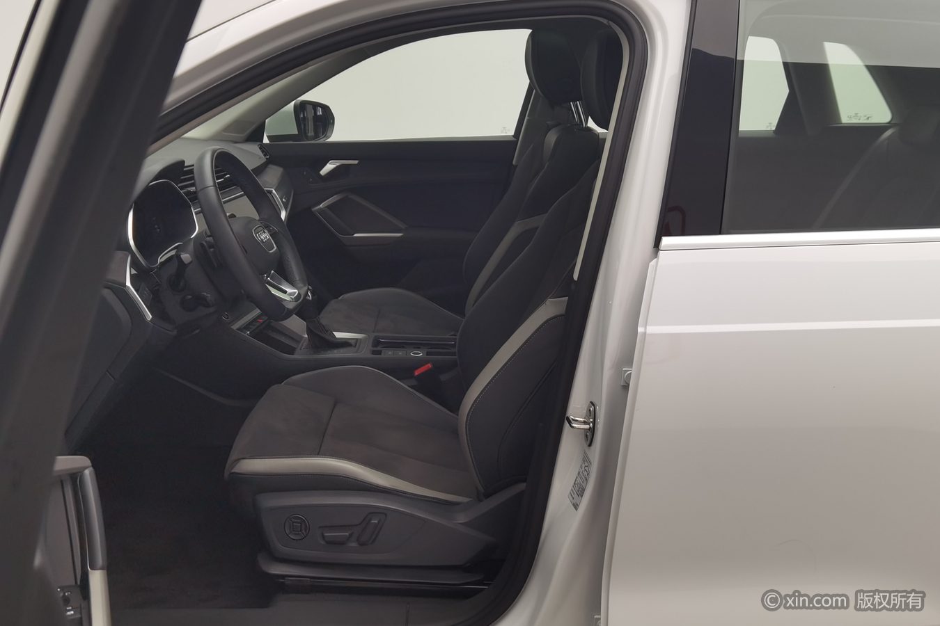 Audi Q3 2023 изображение автомобиля #10