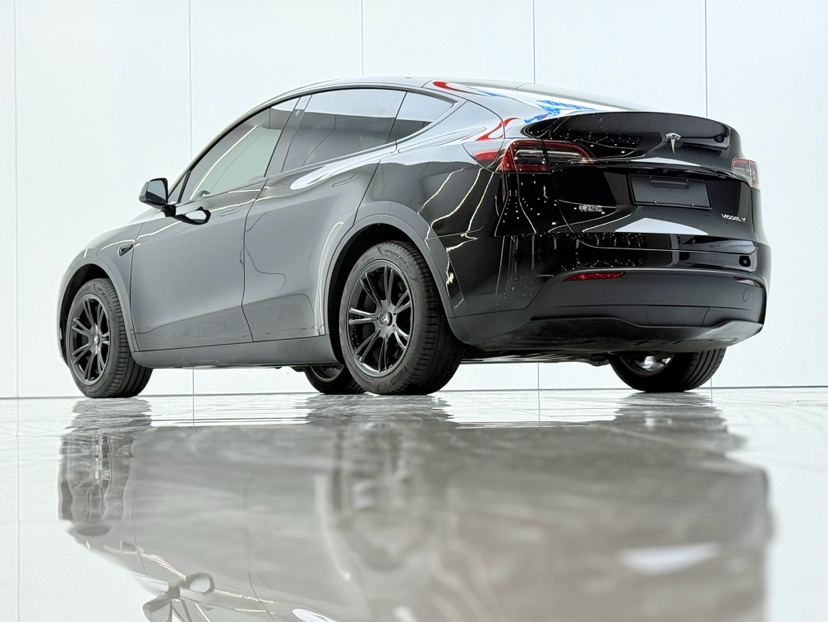 Tesla Model Y 2023 #9 Tesla Model Y 2023 car image #9