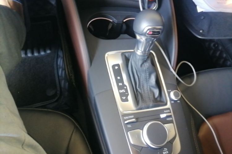 Audi A3 2019 immagine di auto #16