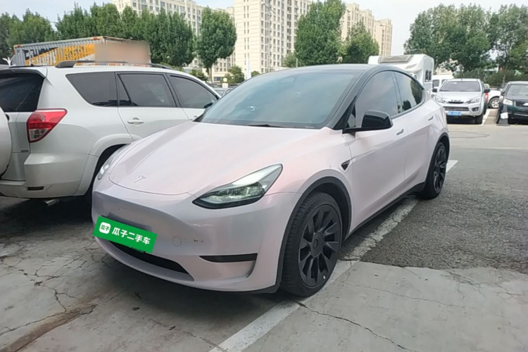 Tesla Model Y 2023 #2 Tesla Model Y 2023 car image #2